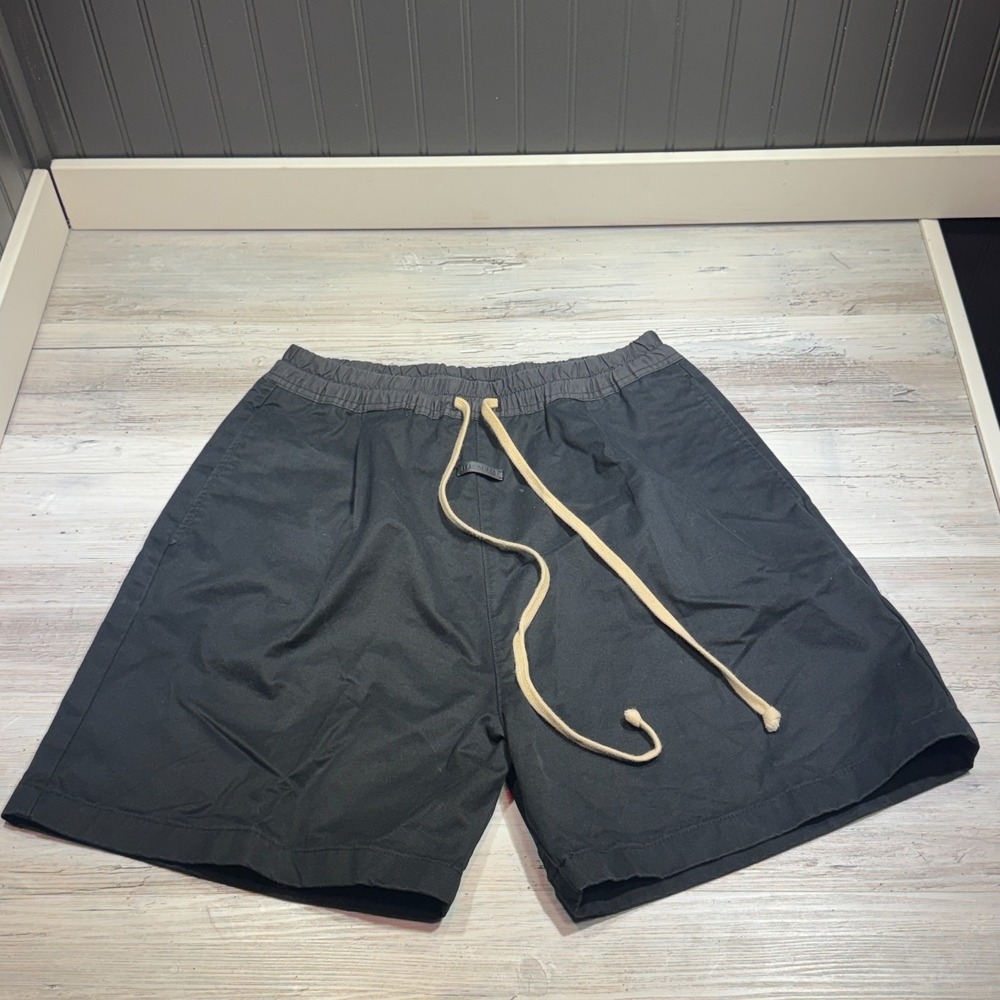 Essentials Fear Of God Men's SS'22 Tonal Logo Sweatshort AP2 Stretch Limo XL